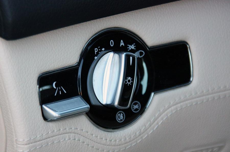  Mercedes-Benz CL550 4Matic 2011 года  (фото 17 из 40)